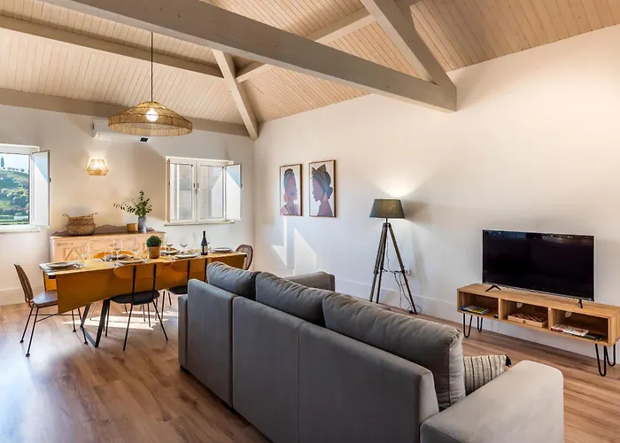 Feel Discovery Homes In Douro